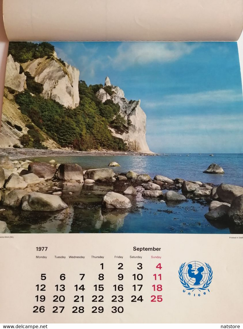 1977..SWITZERLAND.. VINTAGE CALENDAR..UNICEF - Grand Format : 1971-80