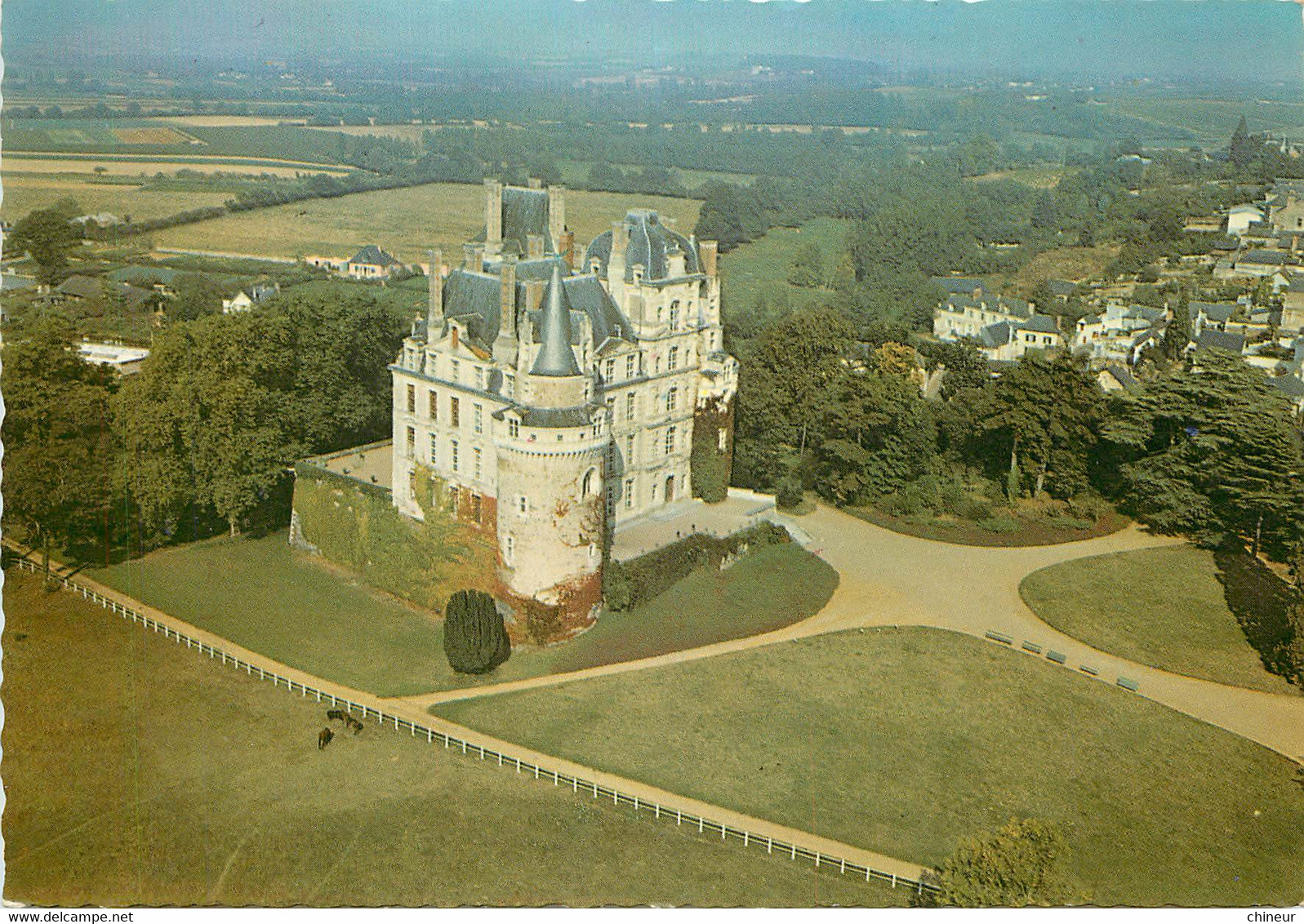 BRISSAC VUE AERIENNE SUR LE CHATEAU - Sonstige & Ohne Zuordnung