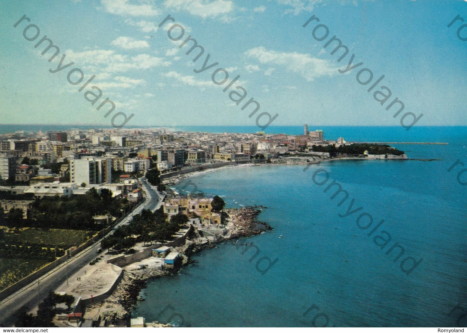 CARTOLINA  TRANI, PUGLIA ,DALL"AEREO-PANORAMA , VACANZA ,BARCHE A VELA,SOLE,MARE SPIAGGIA VIAGGIATA 1966 - Trani