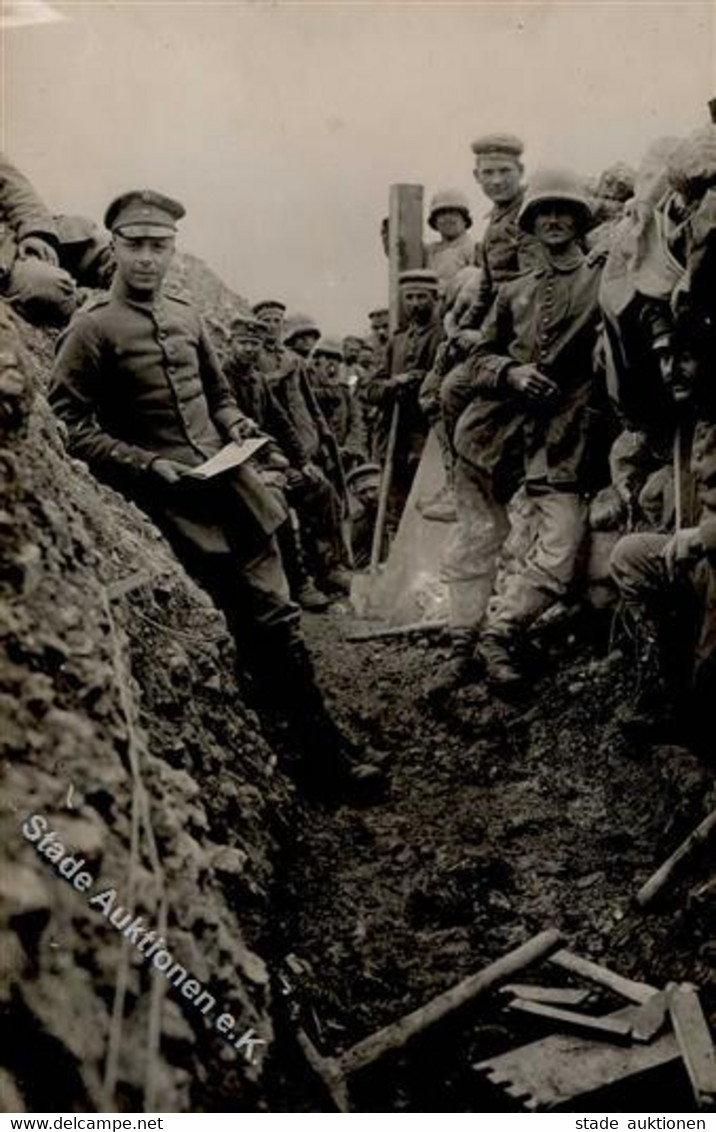 WK I Im Felde Stahlhelm Mit Stirnplatte Foto-Karte I-II - Weltkrieg 1914-18