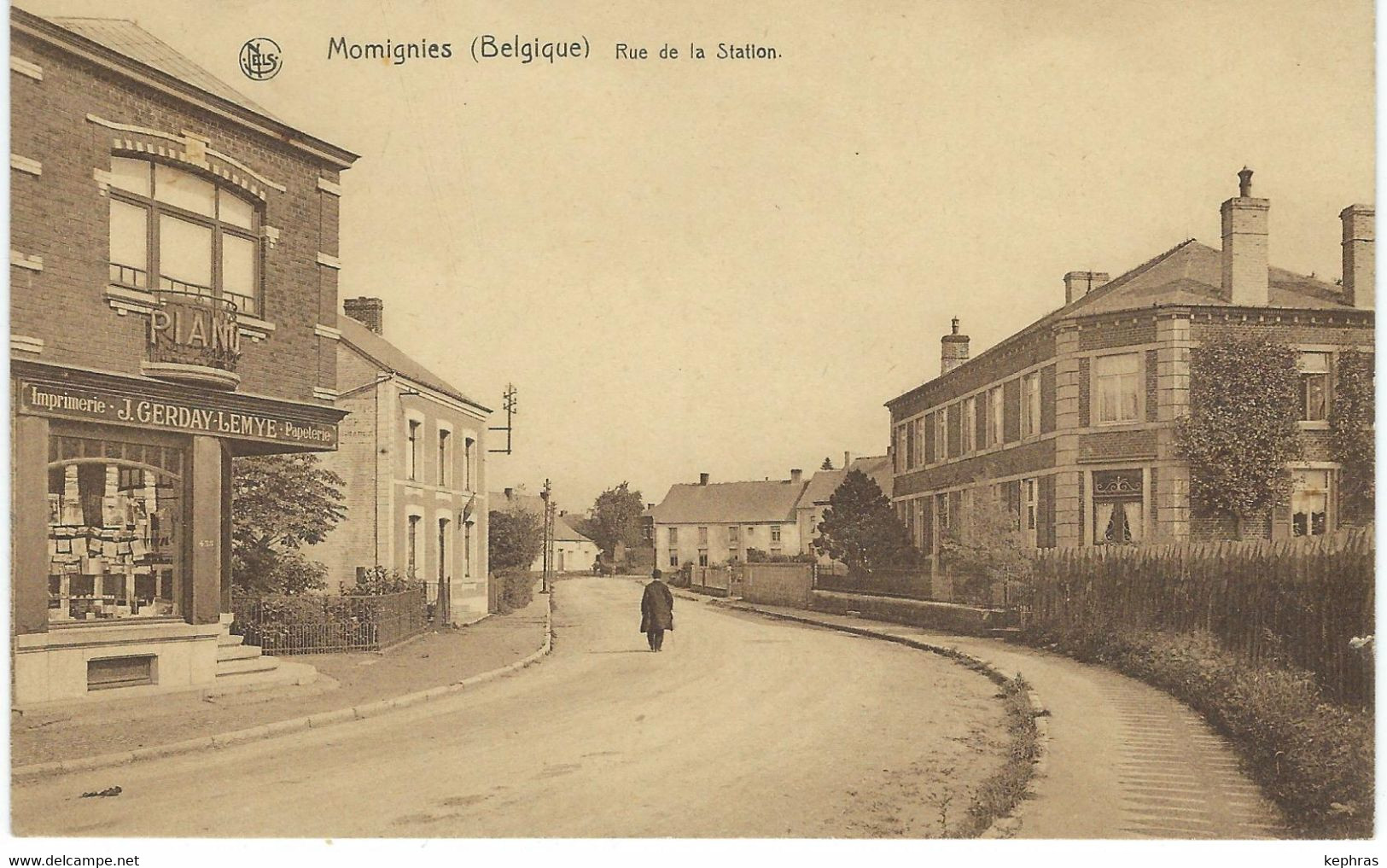 MOMIGNIES : Rue De La Station - CPA PEU COURANTE - Cachet De La Poste 1938 - Momignies