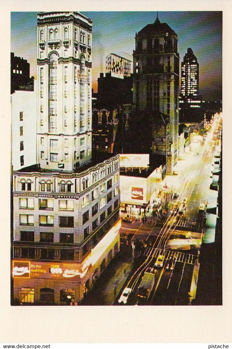 New York City - Crossroads Building On Broadway - Artist Richard Haas - Unused - Size 6 X 4 In - 2 Scans - Broadway