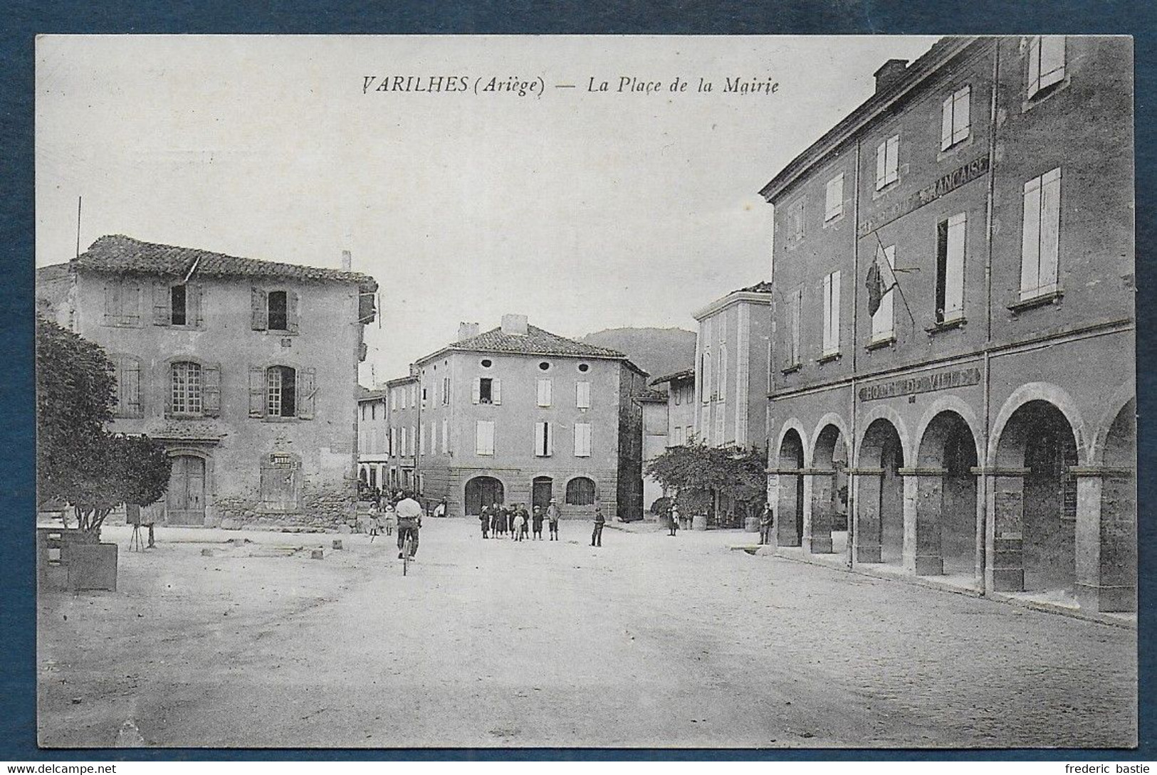 VARILHES - La Place De La Mairie - Varilhes