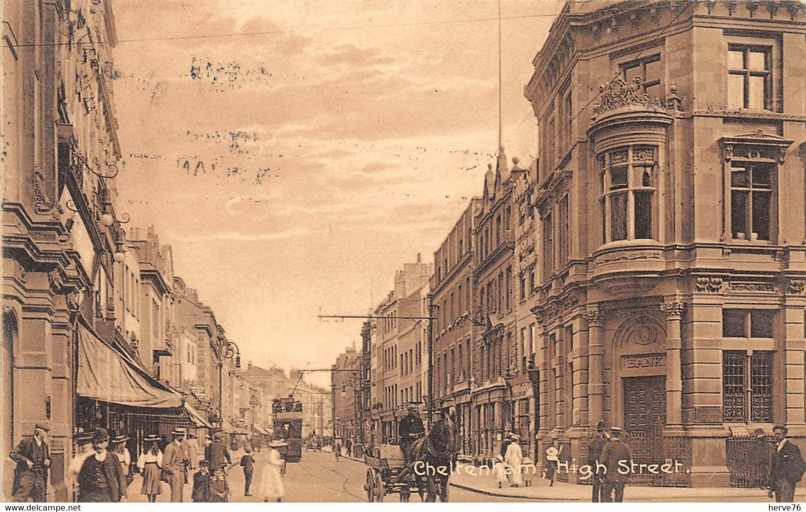 ANGLETERRE - CHELTENHAM - High Street - Une Rue - Tramway - Cheltenham