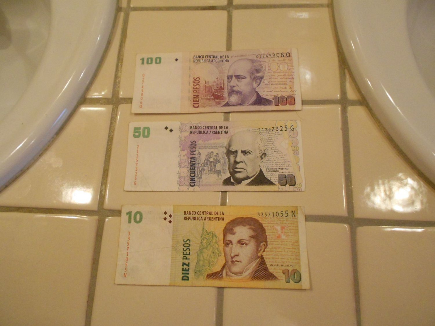 ARGENTINA  PESOS  CONVERTIBLES   10  -  50  -  100  PESOS -   3  BILLETS  LOT - Argentina