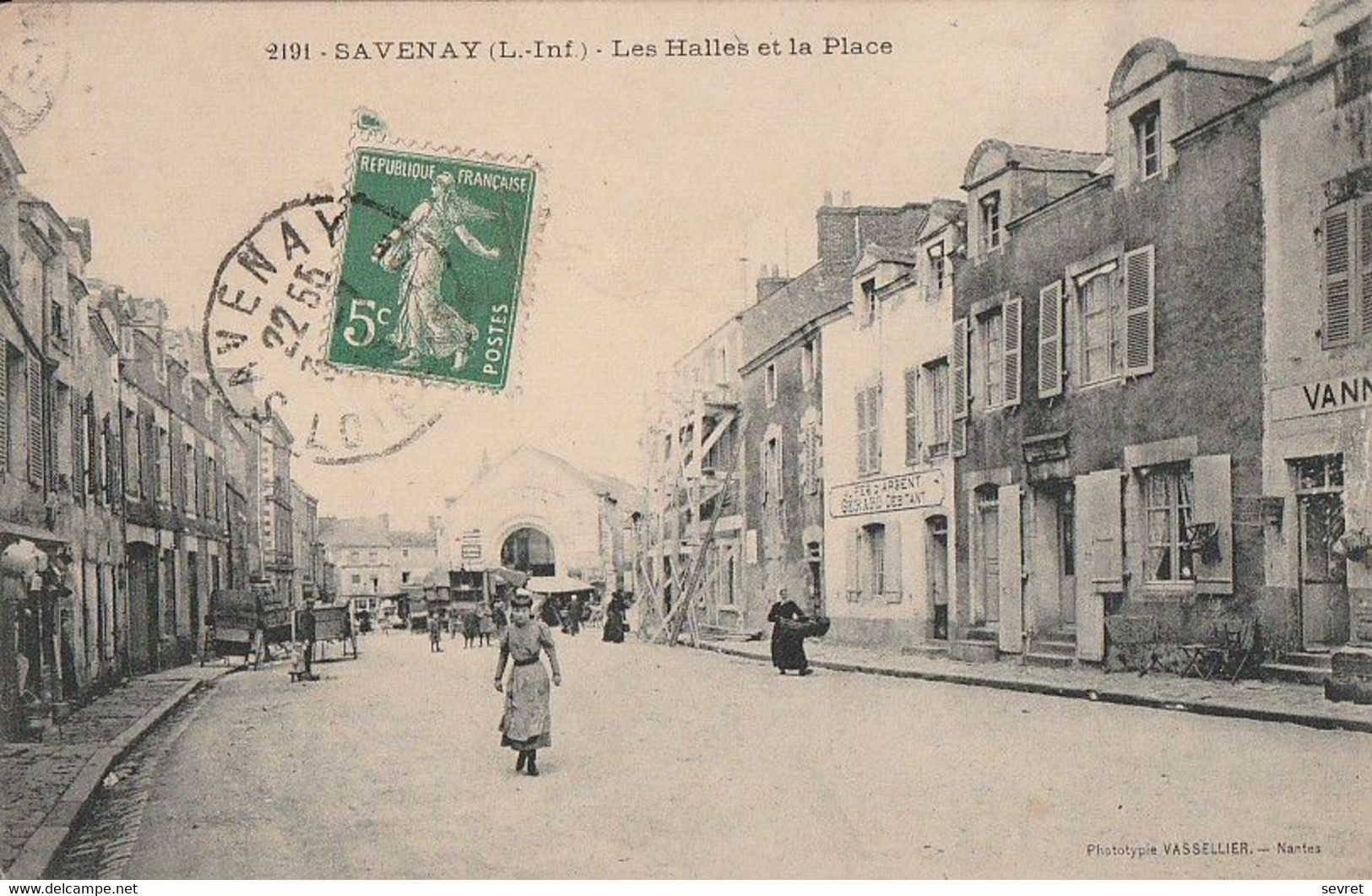 SAVENAY. - Les Halles Et La Place - Savenay