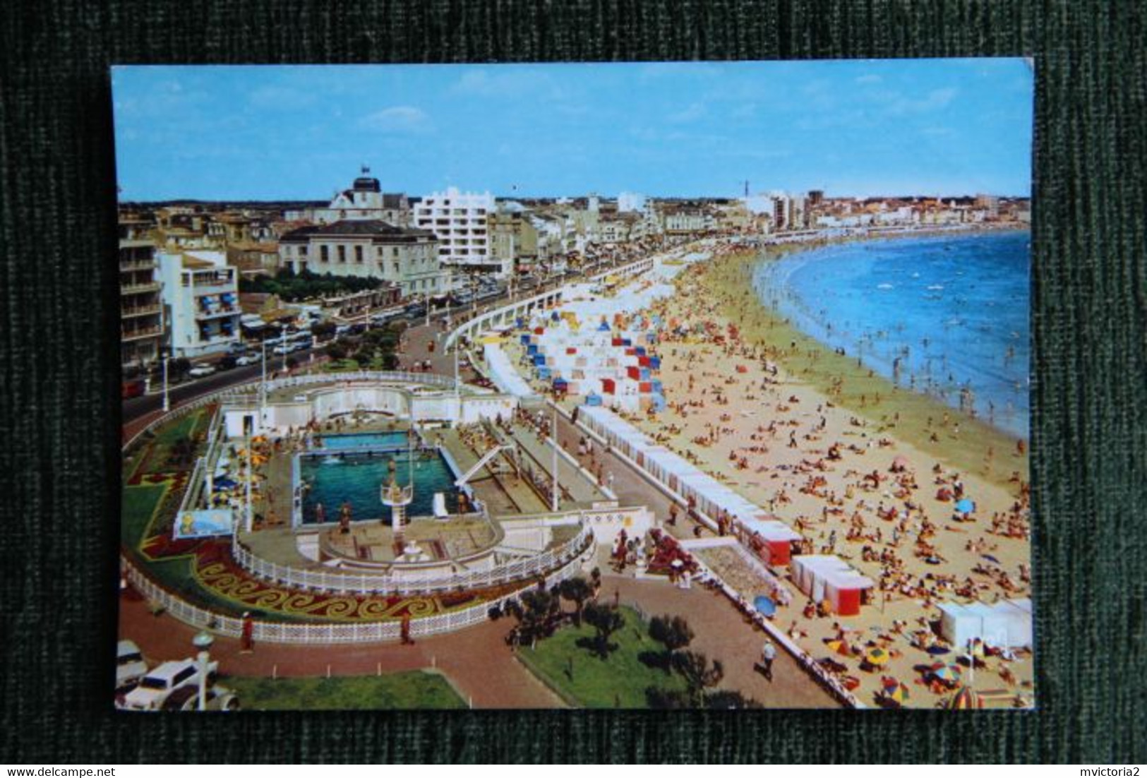 Les Sables D'Olonne : La Plage Et La Piscine - Sables D'Olonne