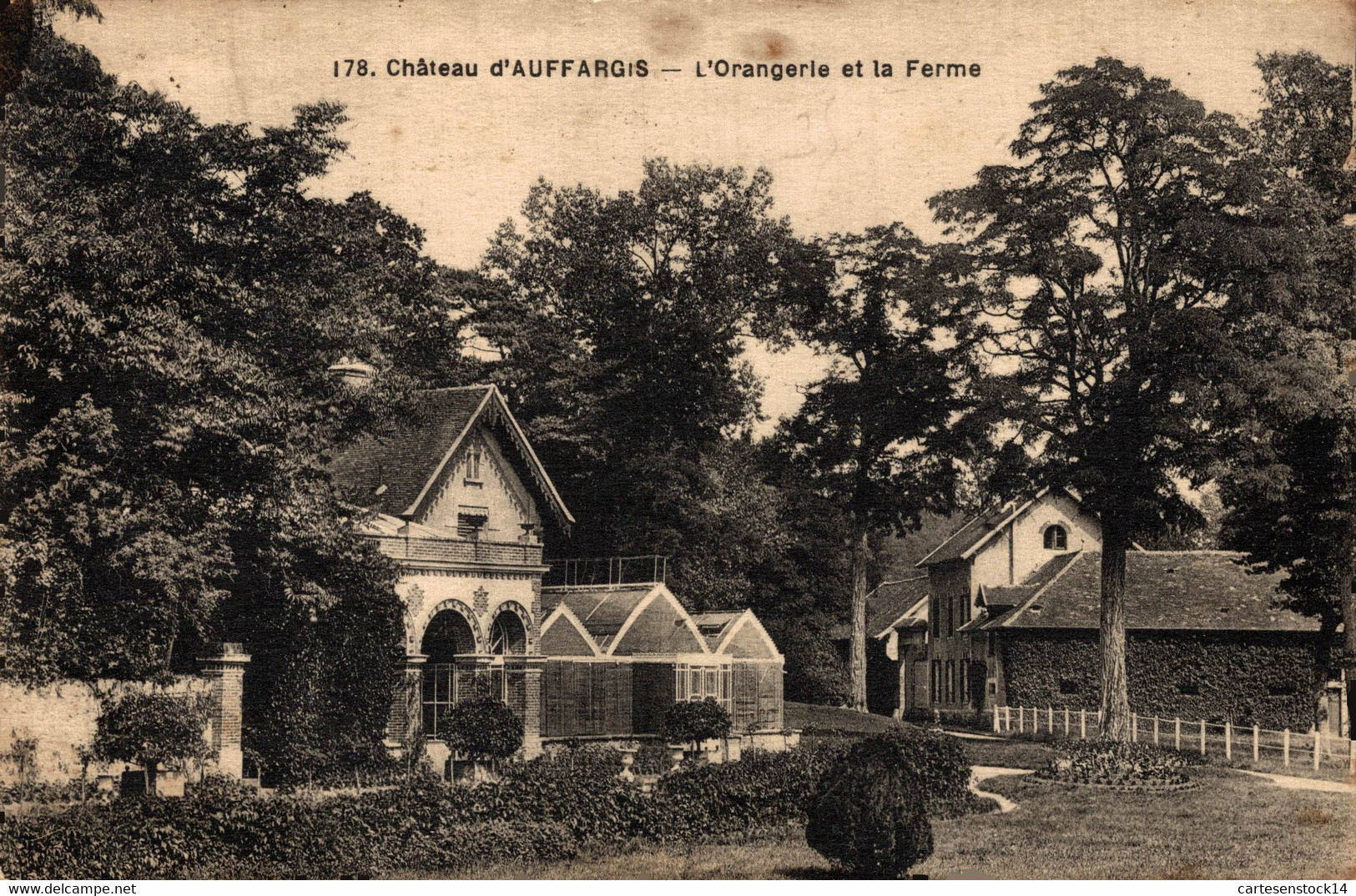 N° 3934 Z -cpa Château D'Auffargis -l'Orangerie Et La Ferme- - Auffargis