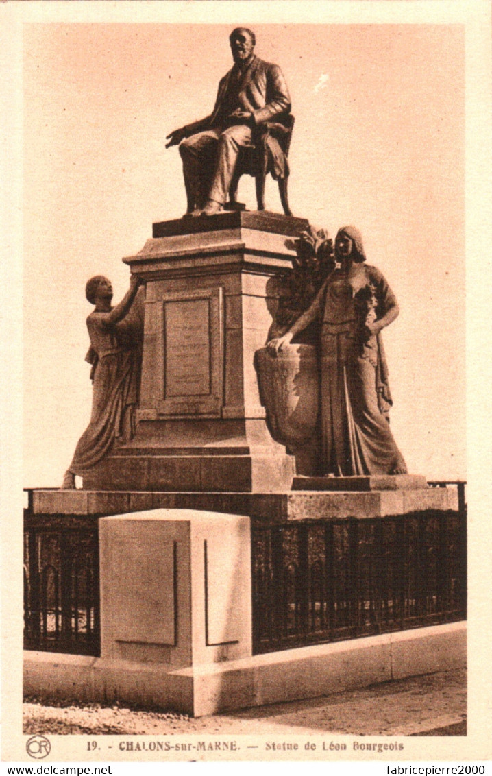 CPA 51 (Marne) Châlons - Statue De Léon Bourgeois TBE - Prix Nobel