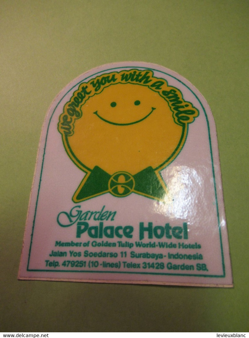 Auto-collant Ancien /GARDEN PALACE HOTEL/ Surabaya/ INDONESIE/Golden Tulip World-Wide  Hotels/1970-1980           EVM73 - Hotel Labels