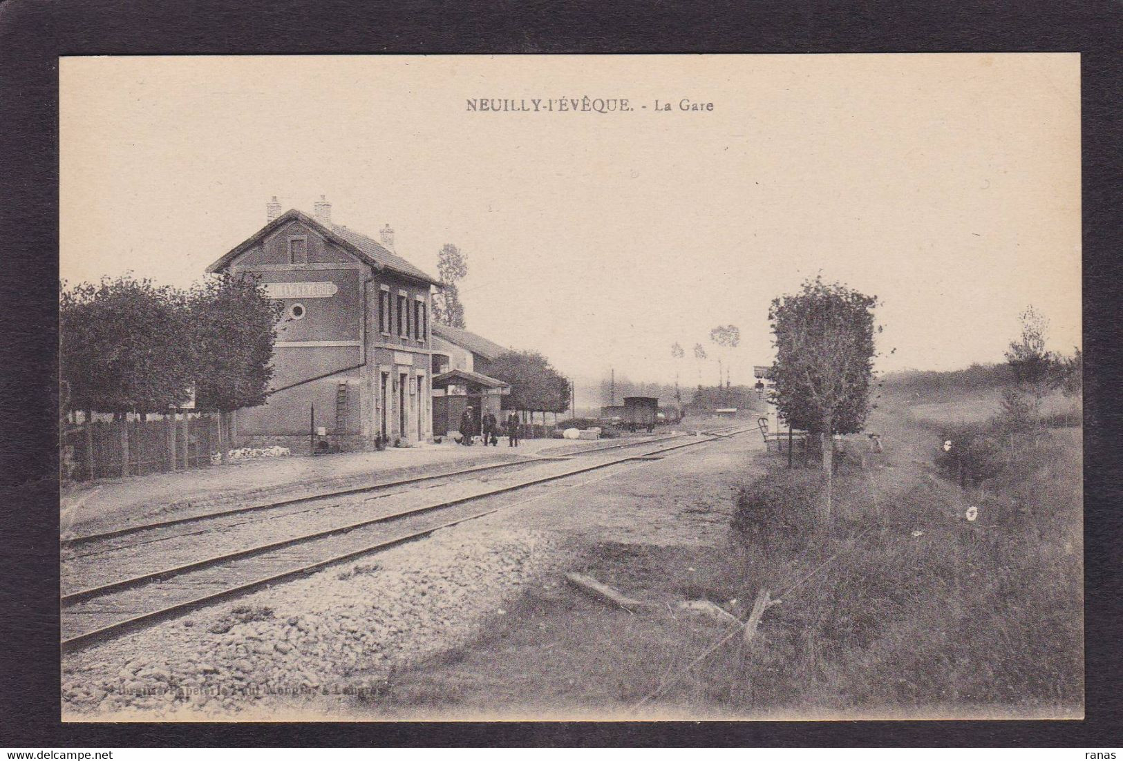 CPA [52] Haute Marne > Neuilly L'Eveque Gare Chemin De Fer Station Non Circulé - Neuilly L'Eveque