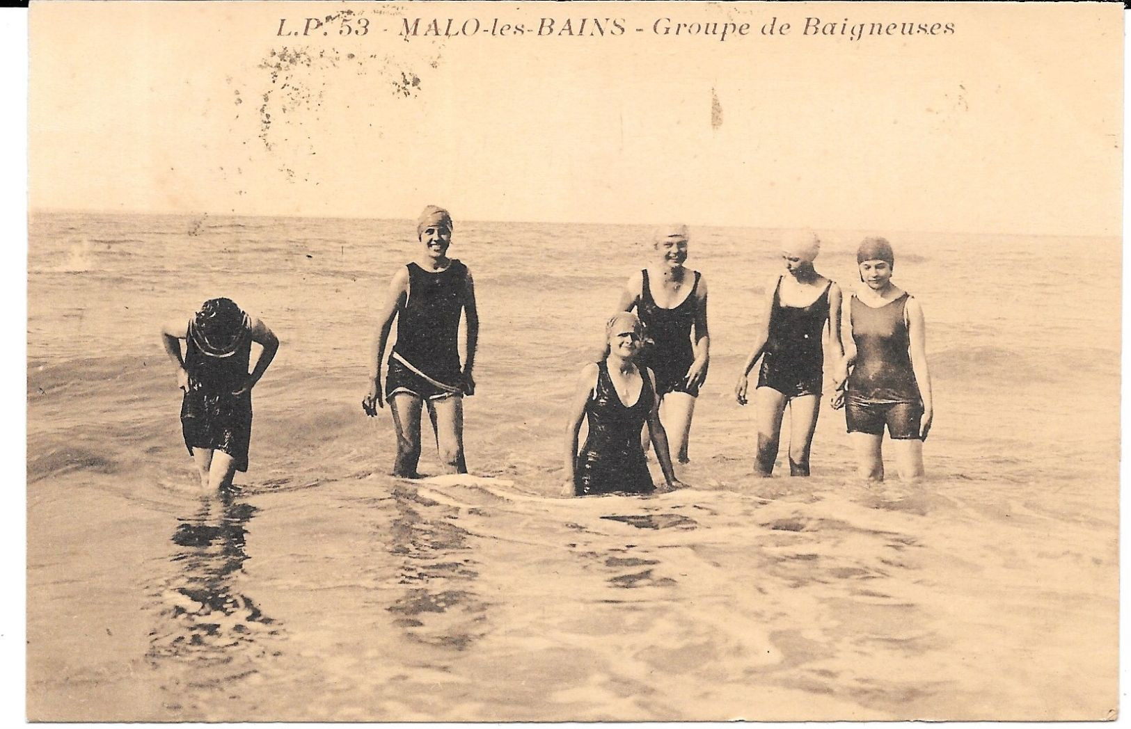 Cpa Malo Les Bains - Groupe De Baigneuses . - Malo Les Bains