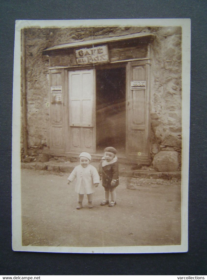 PHOTOGRAPHIE Ancienne 1934 : CAFE DE LA PAIX - BYRRH / CORSAVY ( PYRENNEES ORIENTALES - 66 ) - Places
