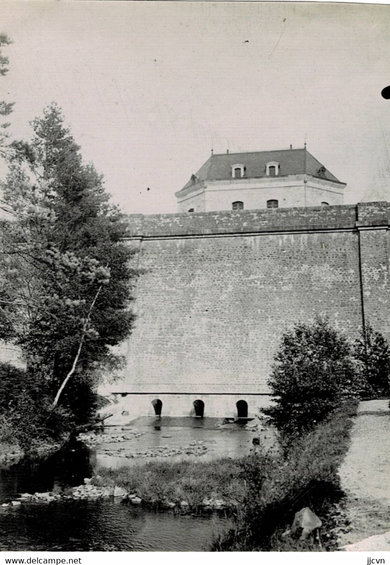 58 : Montsauche Les Settons - Jetée Et Remparts Du Lac Des Settons -Très Belle Photo (11cm X 8,5cm) - 1906 - (voir Scan) - Montsauche Les Settons