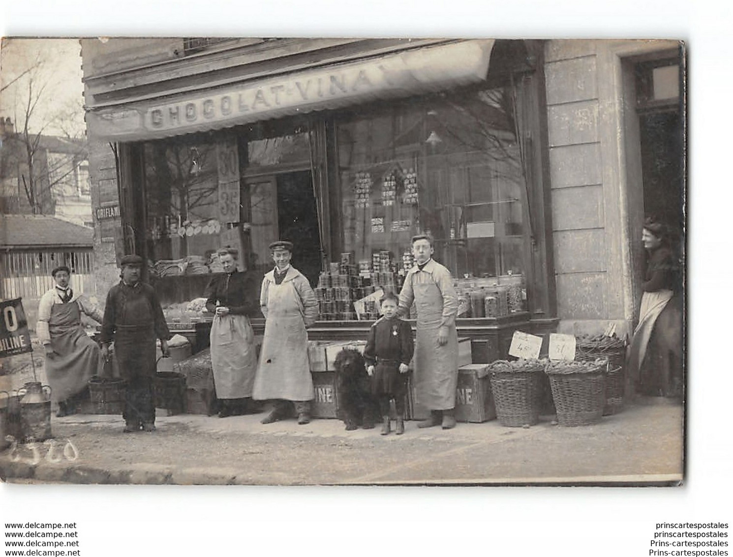 CPA 93 Ile St Denis Carte Photo Devanture D'epicerie Famille Pohu Chocolat Vinay - L'Ile Saint Denis