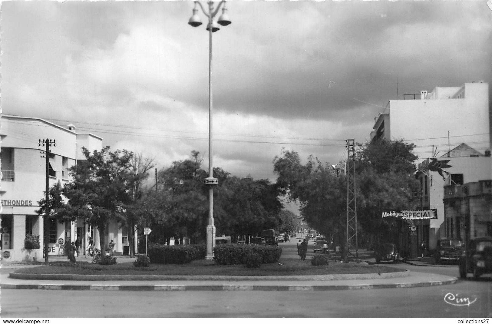 PORT-LYAUTEY- LE ROND-POINT ET L'AVENUE G. CLEMENCEAU - Other & Unclassified