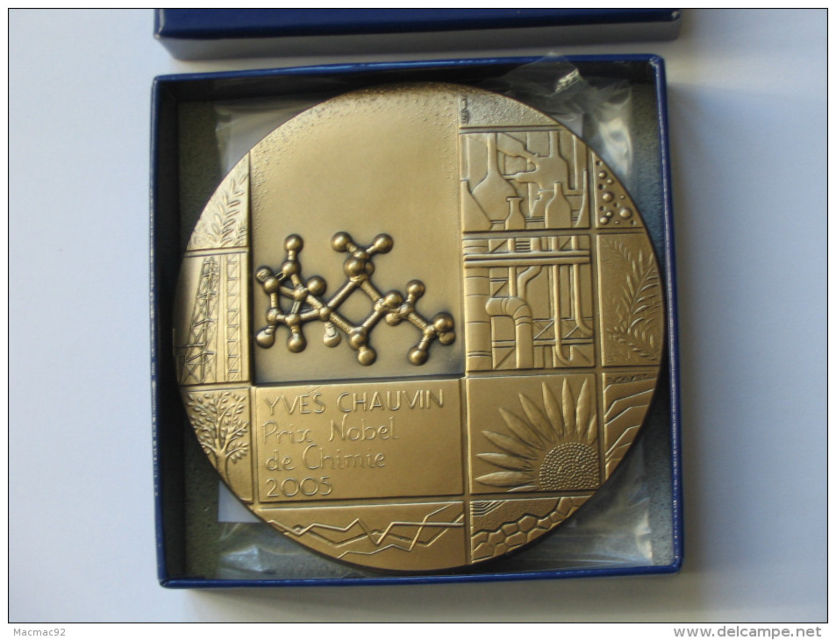 Superbe Médaille En Bronze YVES CHAUVIN  Prix Nobel De Chimie 2005 **** EN ACHAT IMMEDIAT **** - Professionnels / De Société