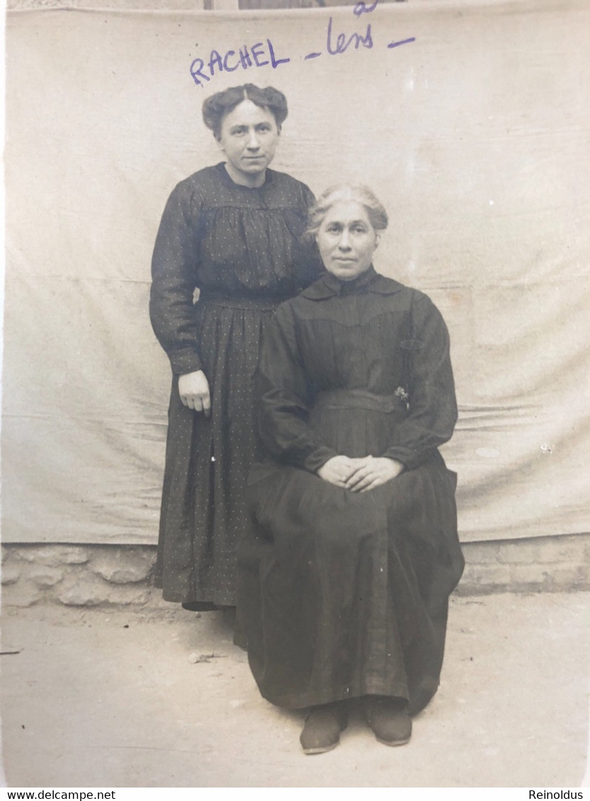 Foto Ak Cp Deux Femmes Grand Guerre 1914 1917 - Lens