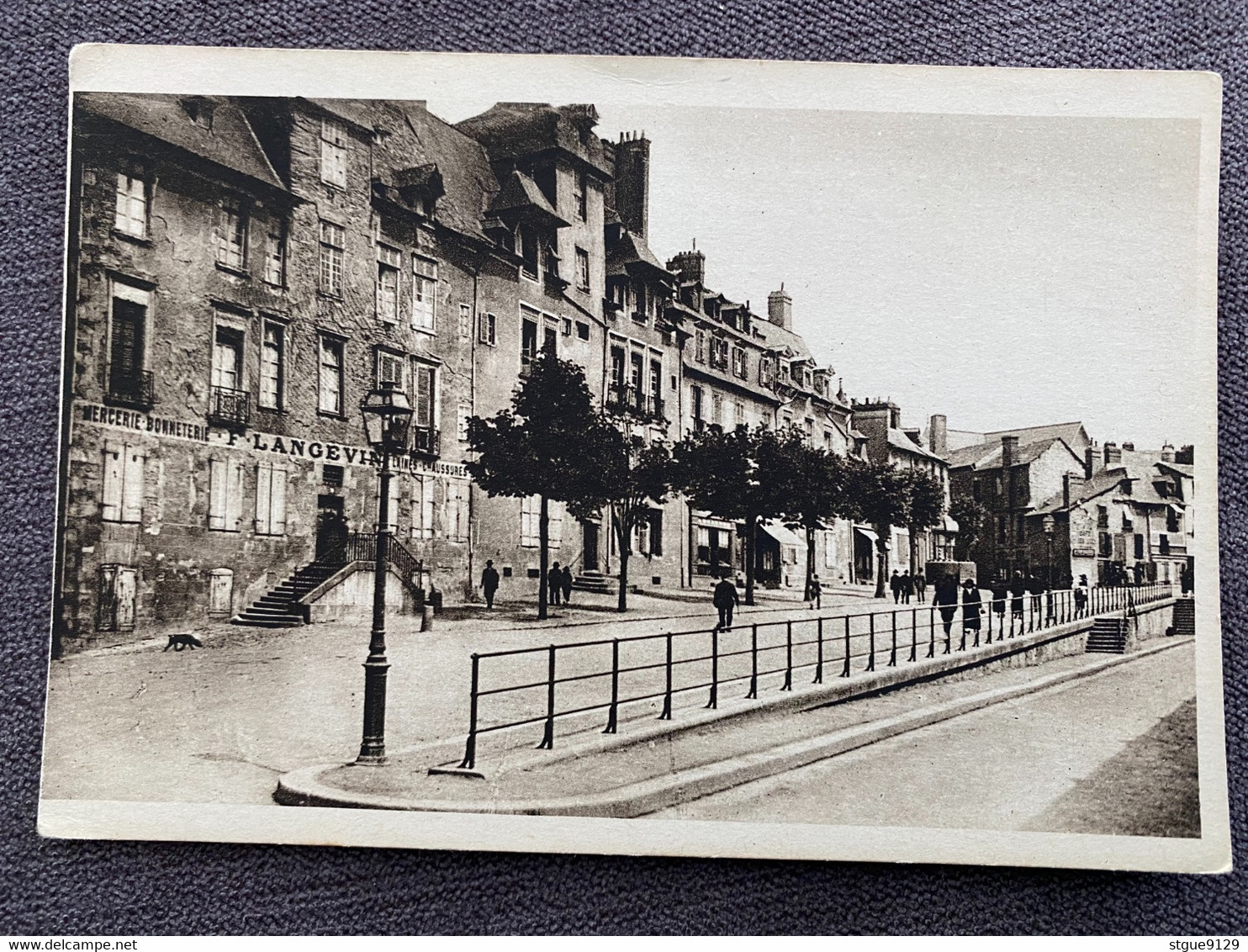 Rennes , Place Des Lices , Les Vieux Hôtels - Saint Etienne