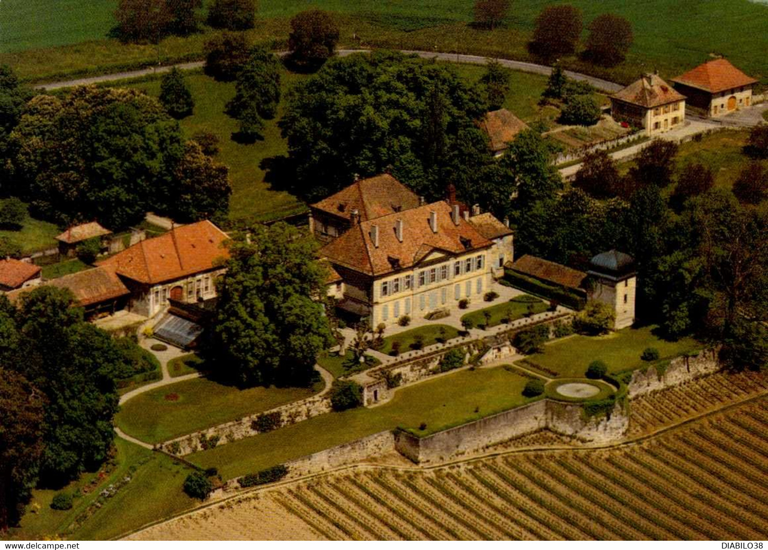 VULLIERENS     ( SUISSE )    LE CHATEAU - Vullierens