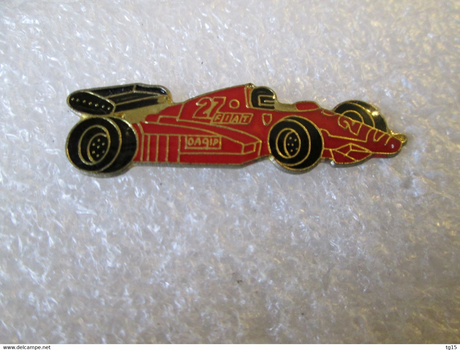 PIN'S    FORMULE 1  FERRARI  FIAT - Ferrari