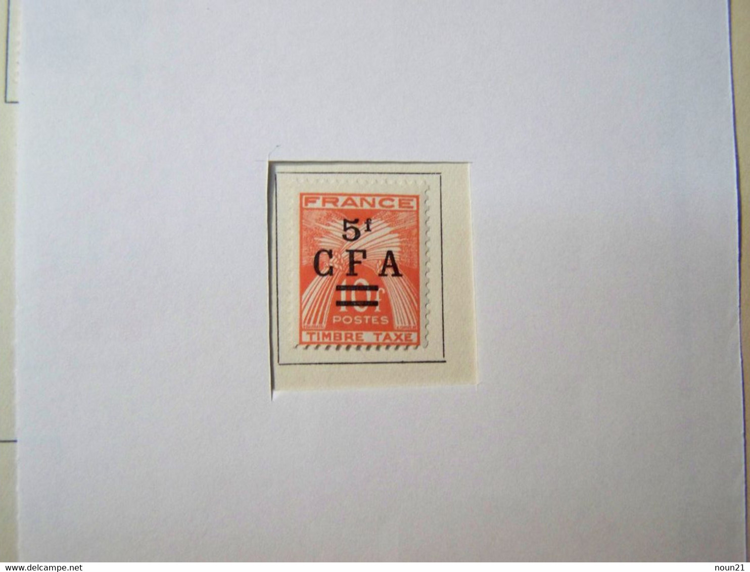 REUNION - 1946 - Timbre TAXE - Surcharge Sur Type Gerbes Entrelacées 5fr CFA Sur 10fr - Neuf * Trace De Charnière - Postage Due