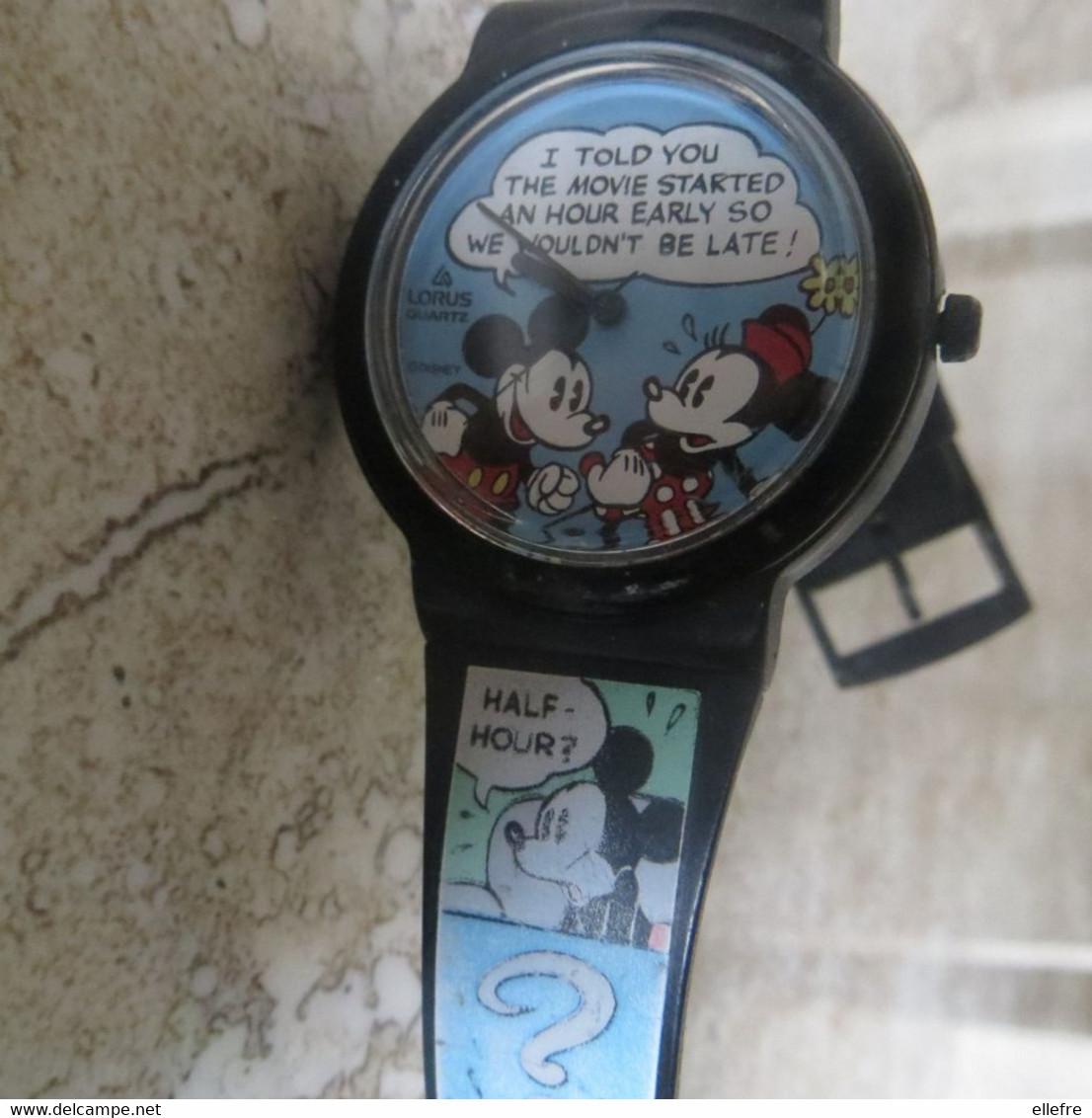 Montre Publicitaire DISNEY Minnie Et Mickey Dialogue En Retard Pour Le Cinéma ! Etat De Marche Avec Pile Opérationnelle - Relojes Publicitarios