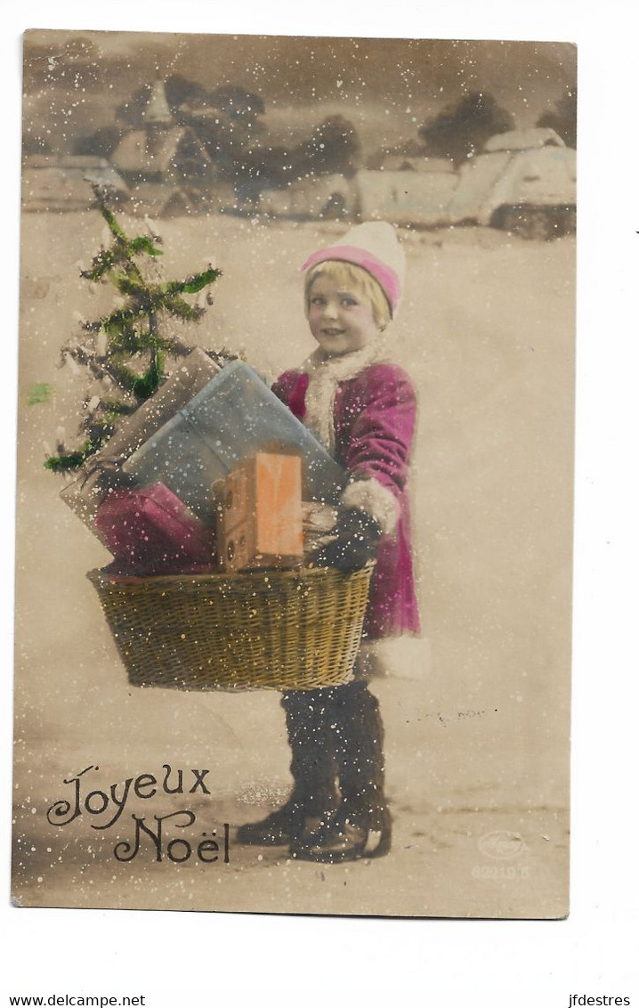 CP Joyeux Noël Petite Fille Noël Portant Un Panier Garni De Cadeaux Et Sapin SM A Henri Petit Camp De Verdun Armée Belge - Sonstige & Ohne Zuordnung