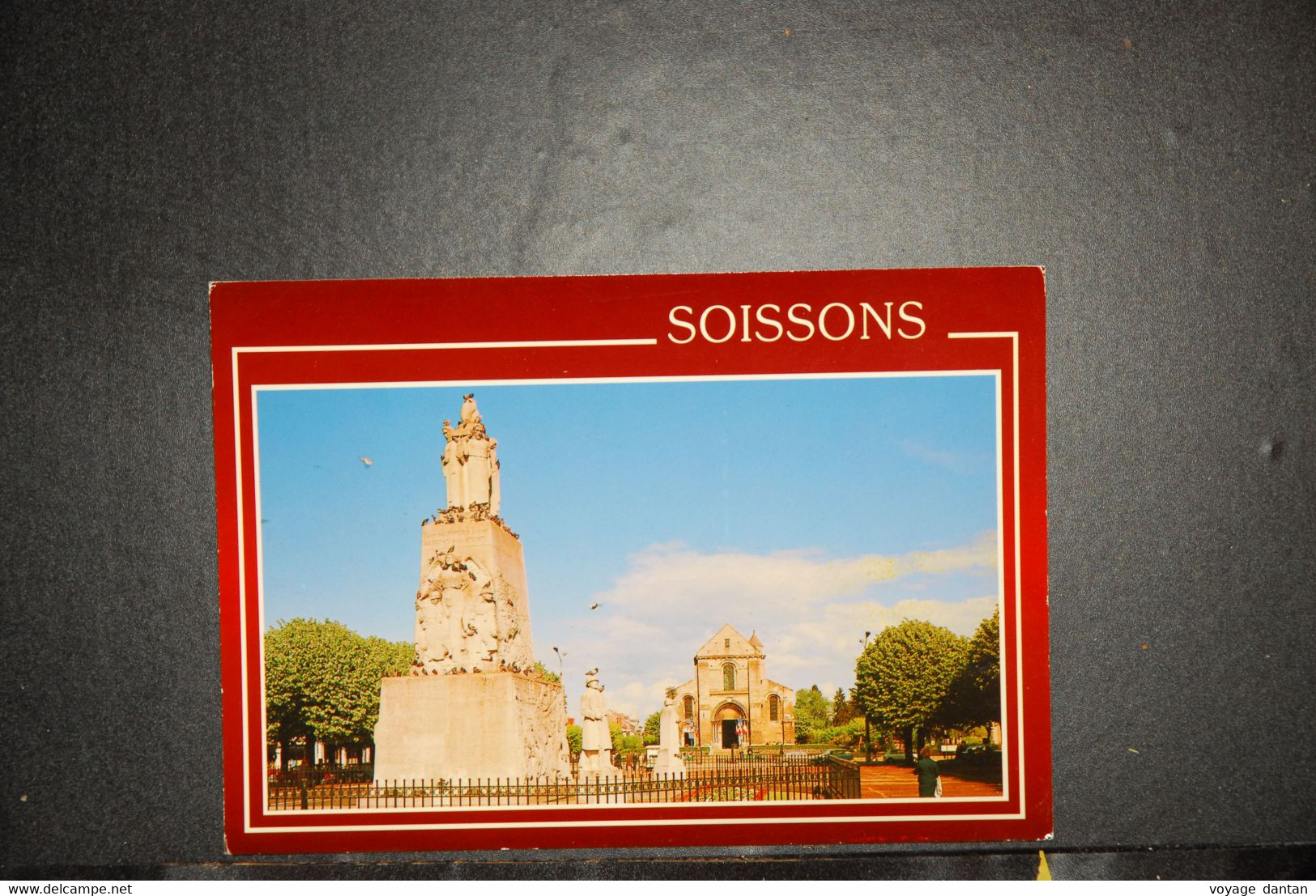 CP, 02,Soissons - Le Monument Et L 'ancienne Chapelle Saint Pierre - Soissons