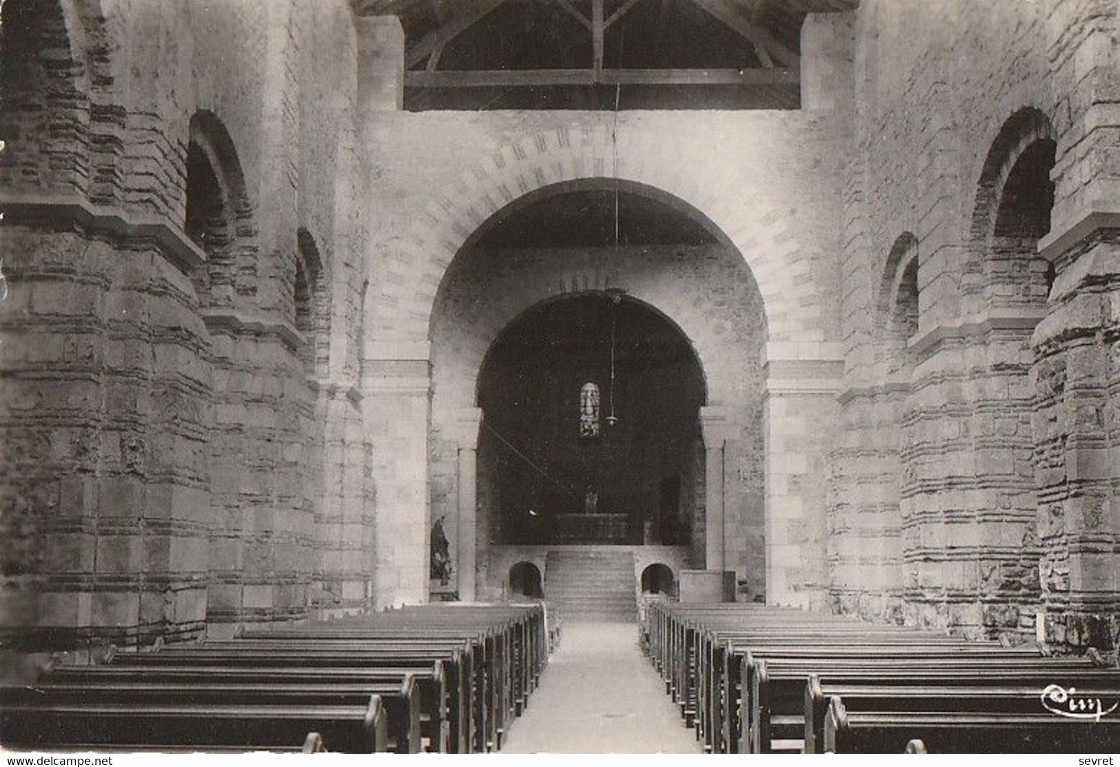 SAINT-PHILIBERT-de-GRAND-LIEU. - Intérieur De L'Abbatiale. CPSM - Saint-Philbert-de-Grand-Lieu