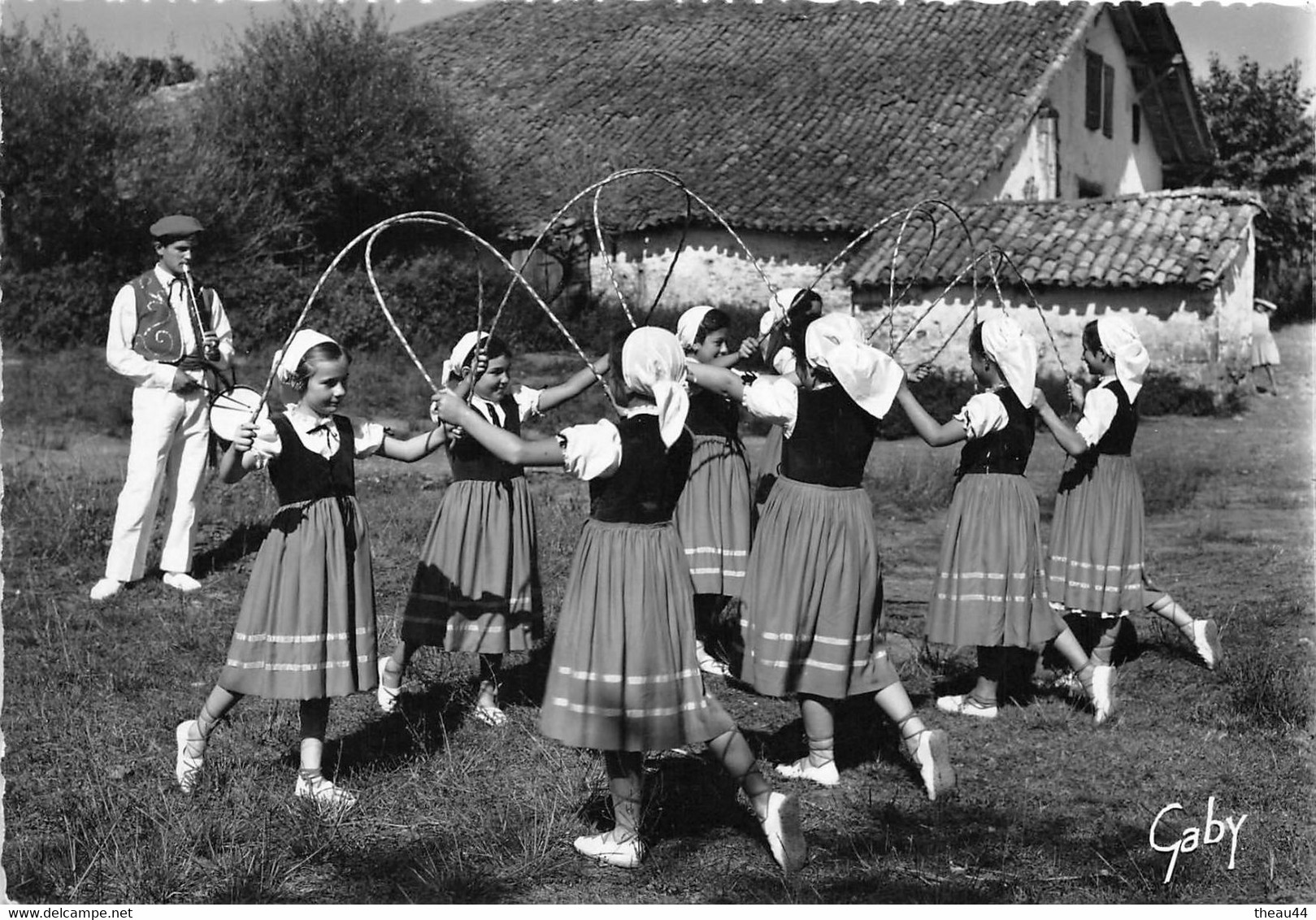 ¤¤   -   SAINT-PALAIS  -  Le Pays Basque  -  Groupe " JARRAIKI "  -  ARKU DANTZA , Danse Des Arceaux        -   ¤¤ - Saint Palais