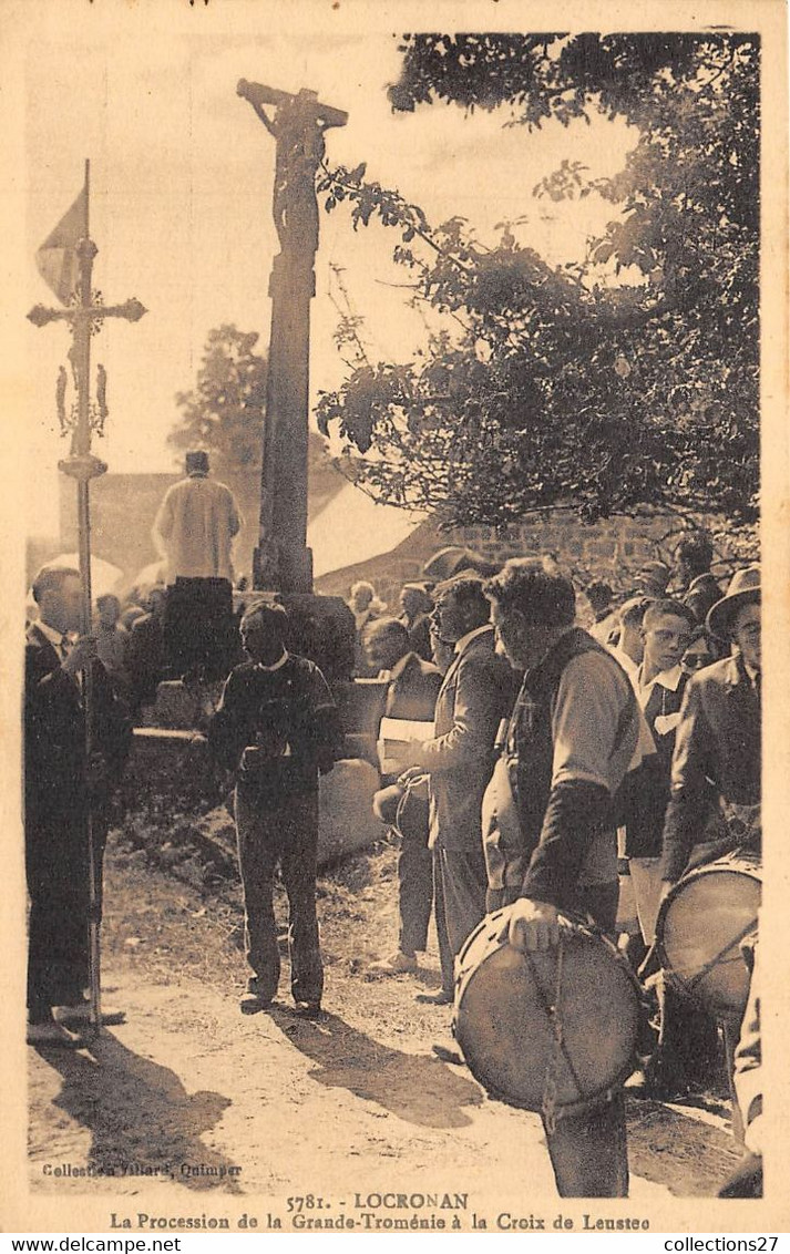 29-LOCRONAN- LA PROCESSION DE LA GRANDE-TROMENIE A LA CROIX DE LEUSTEC - Locronan