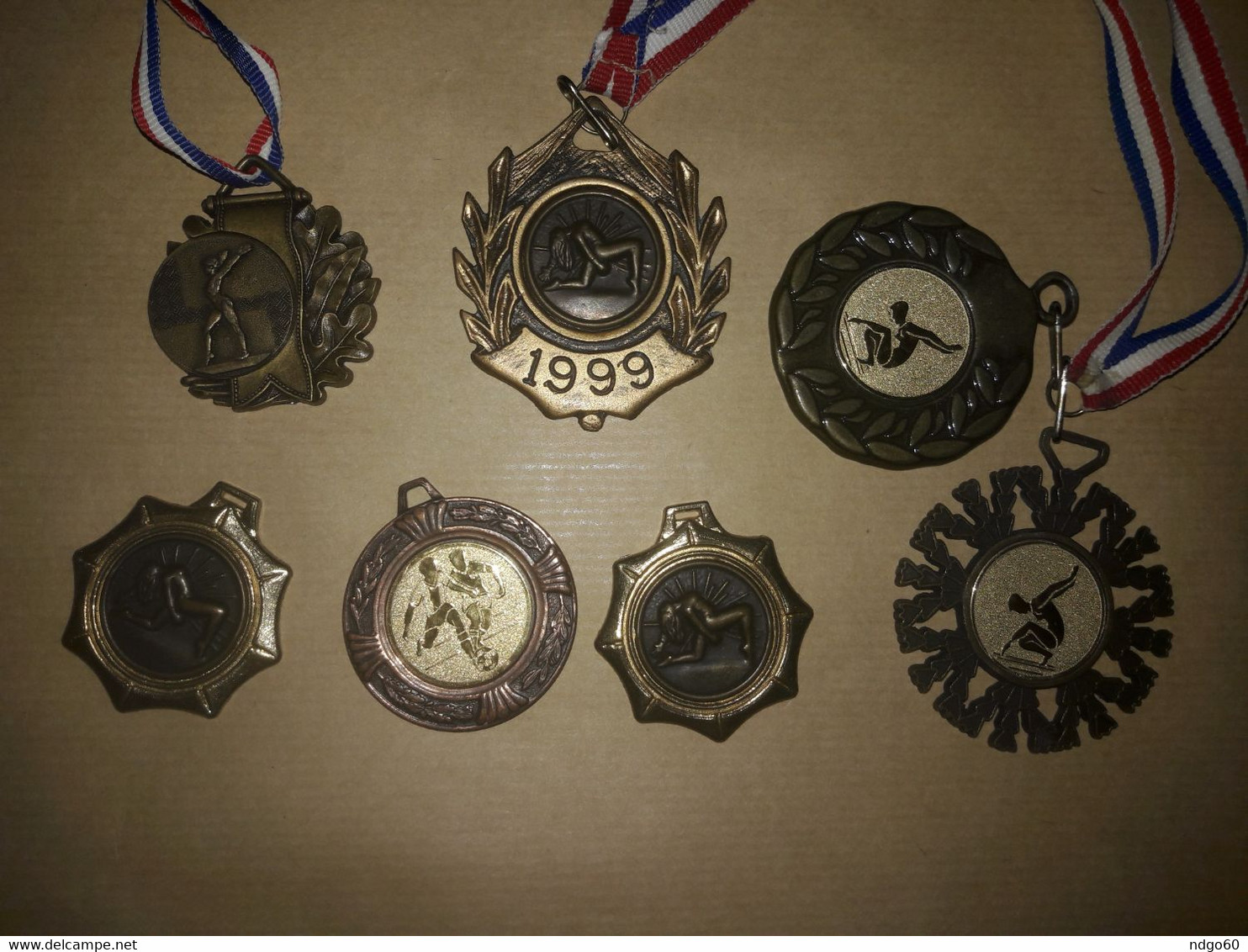 Lot De 7 Médailles G.R.S ( Gymnastique Rythmique Et Sportive ) Dont 2 Identiques - Gymnastiek