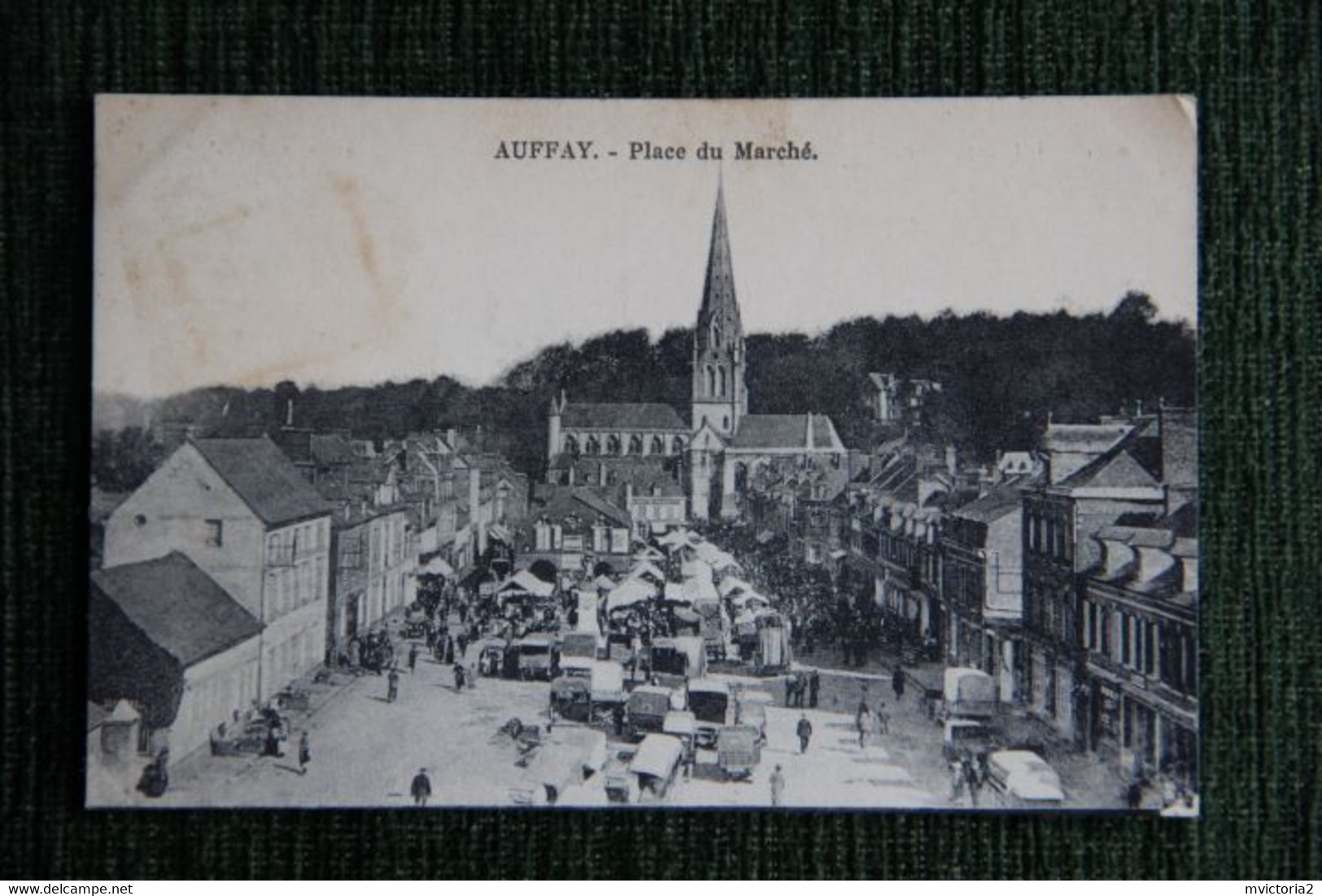 AUFFAY - Place Du Marché - Auffay