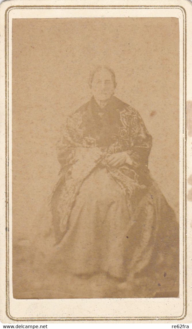 Photo Foto - Formato CDV - Anziana Seduta - Years '1860 - - Old (before 1900)