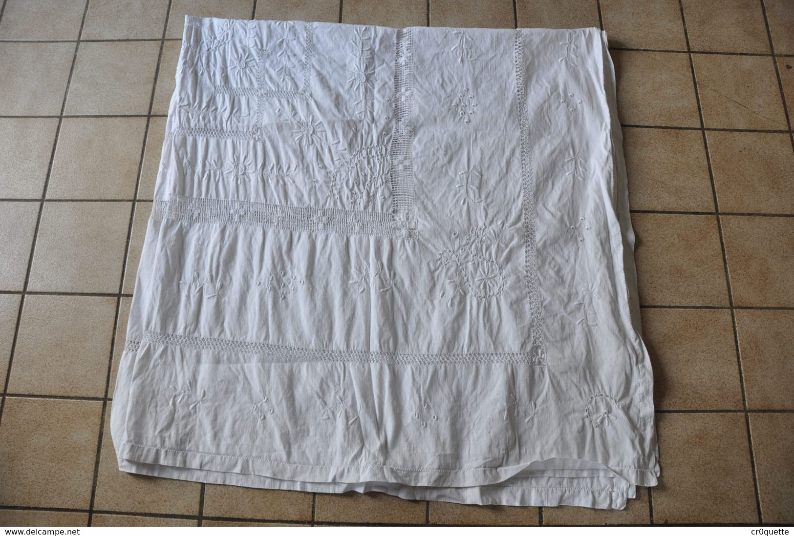 VINTAGE NAPPE BRODEE (2M X 2M) - Andere & Zonder Classificatie