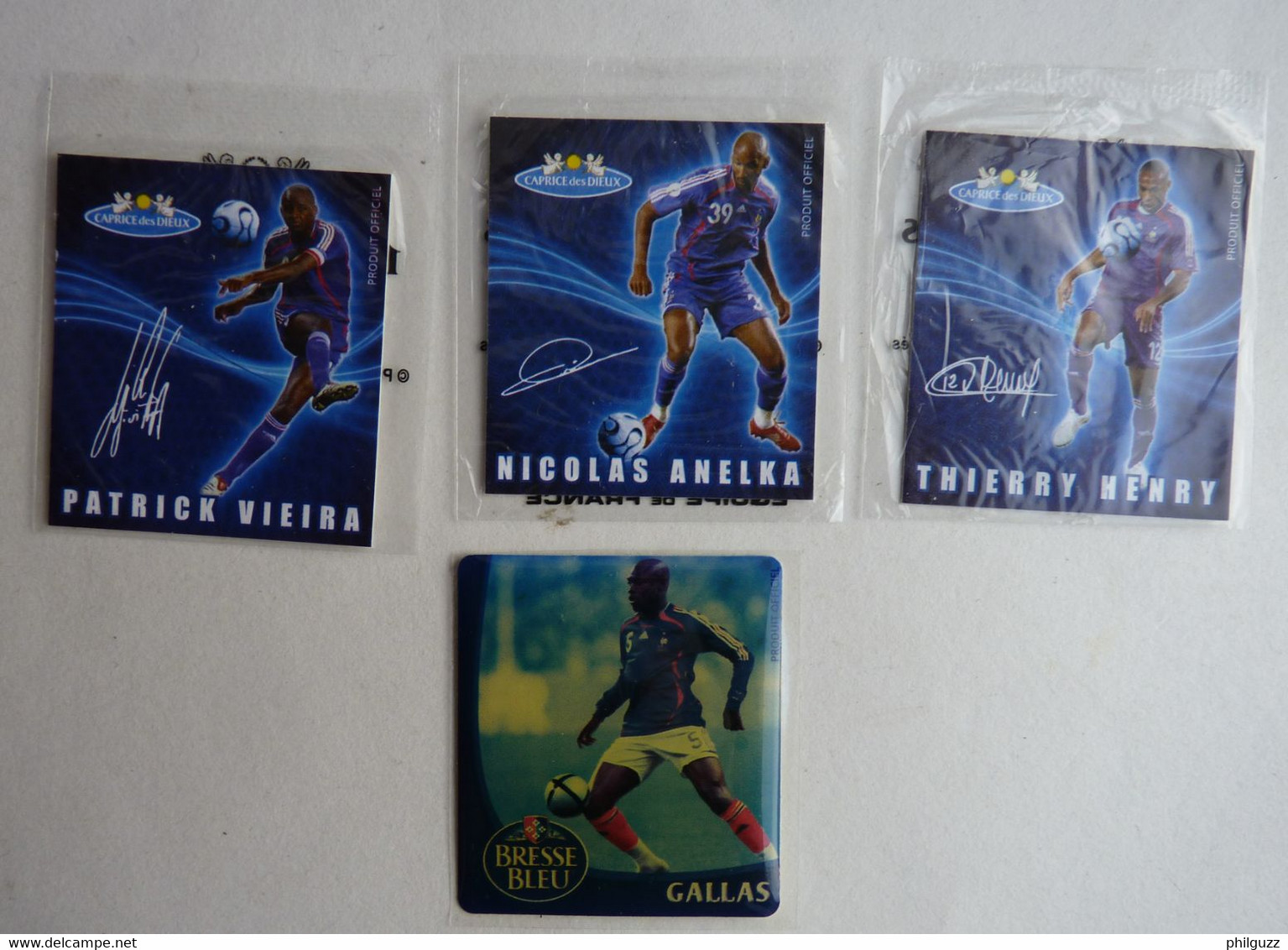 4 Vitro Stickers FOOTBALL FOOTBALLEUR CAPRICE DES DIEUX ET BRESSE BLEU HENRY ANELKA VIEIRA GALLAS - Deportes