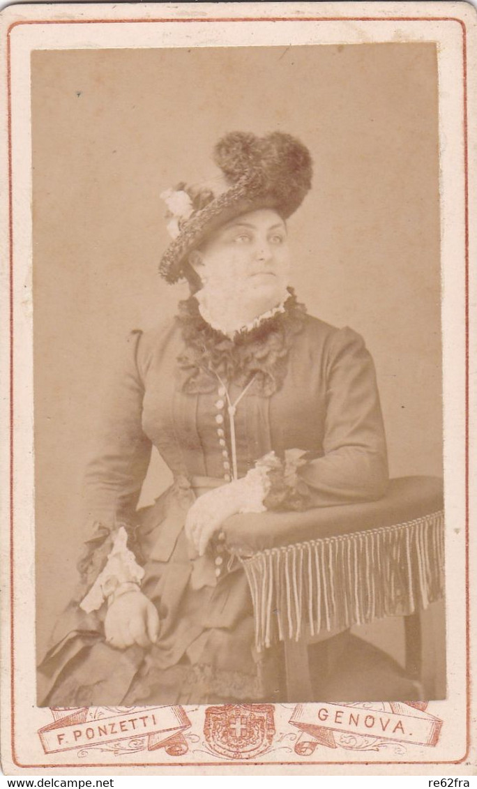 Photo Foto - Formato CDV - Signora Con Lunga Collana E Cappello - Years '1880 - F. Ponzetti, Genova, Pittore Fotografo - Oud (voor 1900)