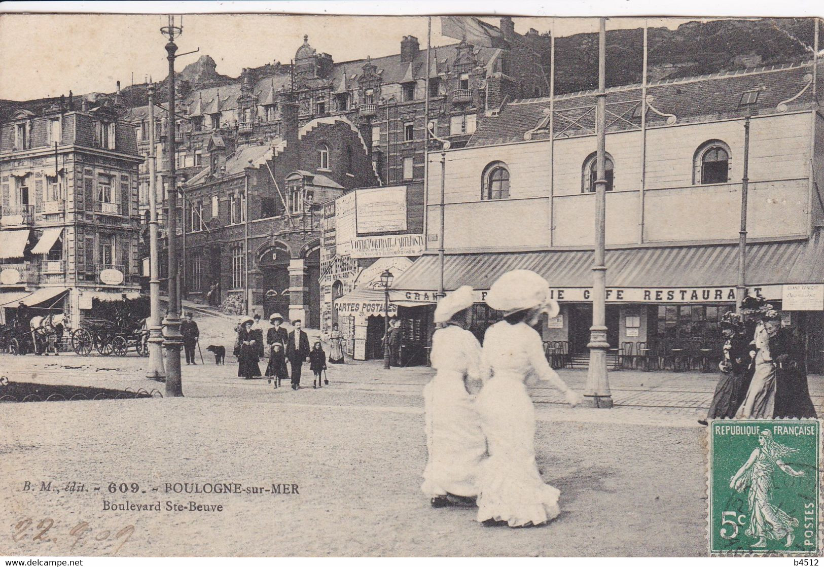 62 BOULOGNE Sur MER Boulevard Sainte Beuve ,façade Café Restaurant ,femmes En Tenue Nouvelle Mode 1909 - Boulogne Sur Mer