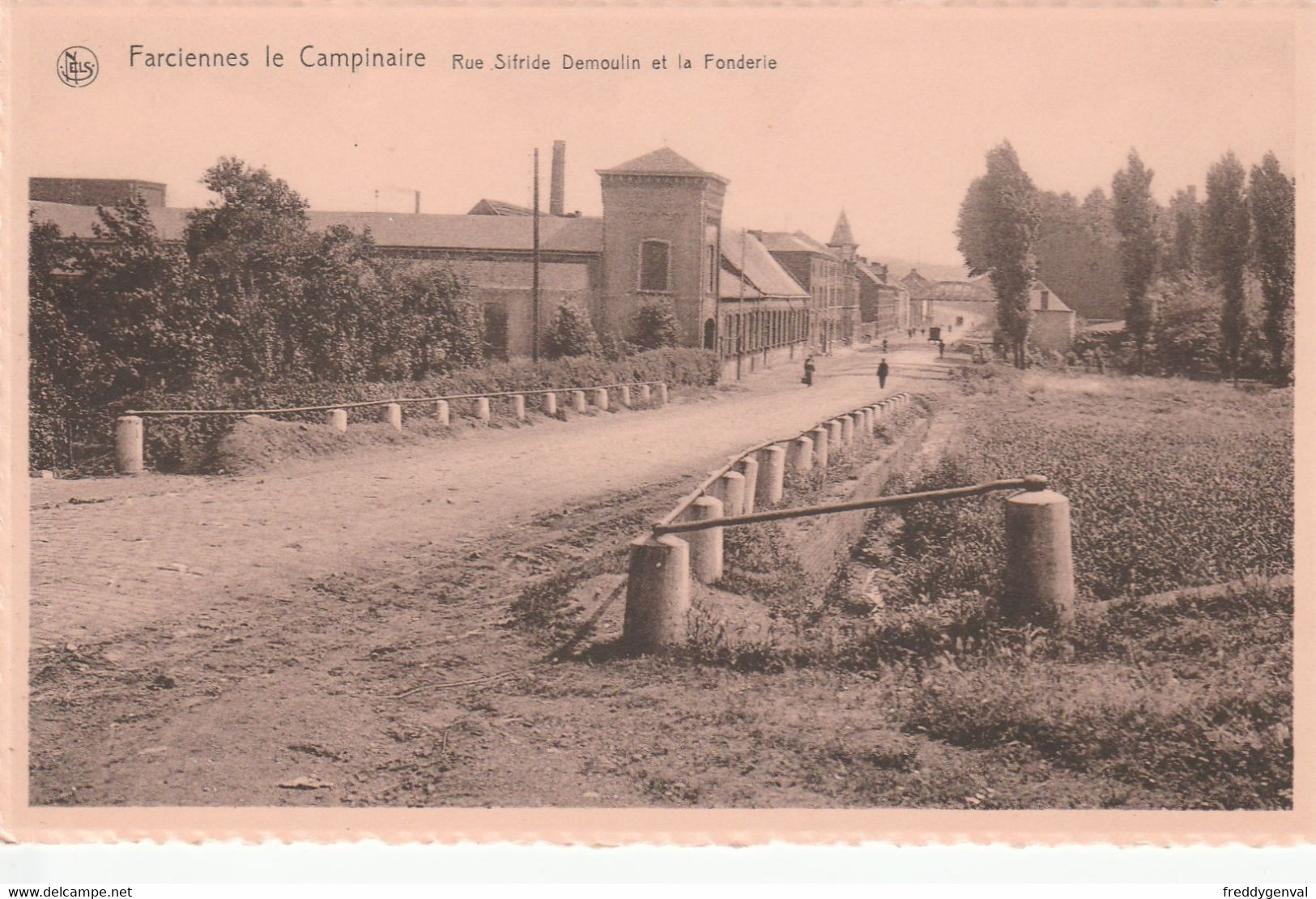 FARCIENNES RUE SILFRIDE DEMOULIN ET LA FONDERIE - Farciennes