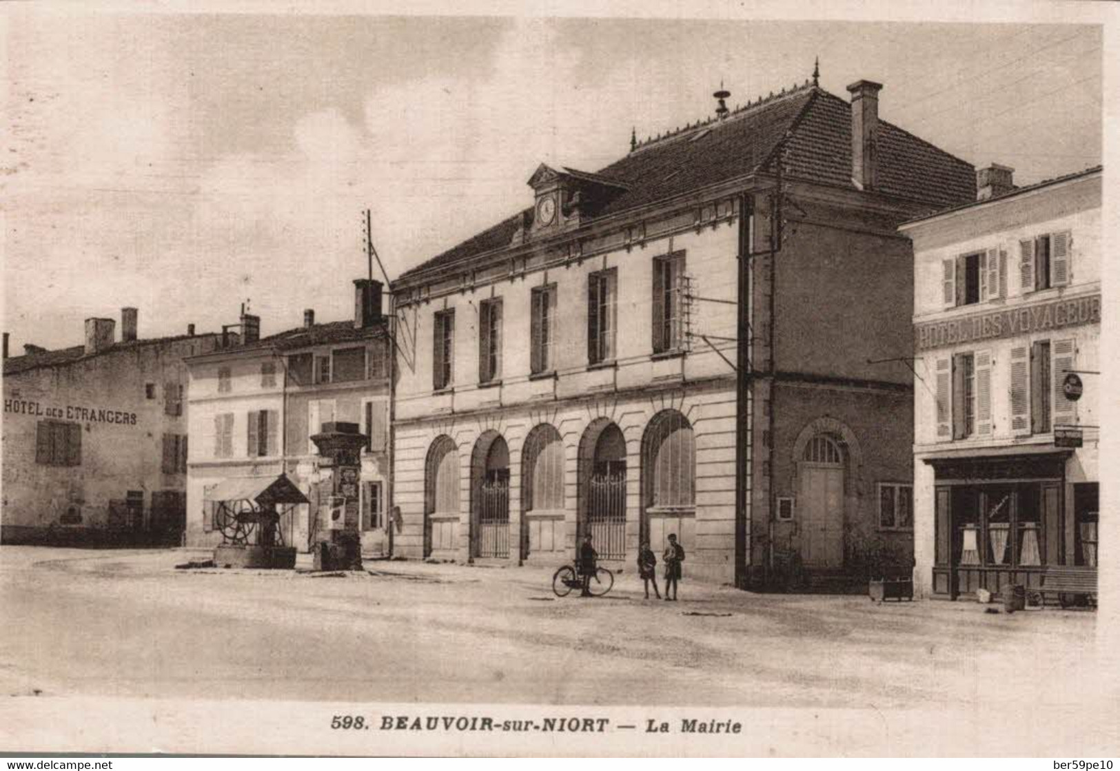79 BEAUVOIR-SUR-NIORT  LA MAIRIE - Beauvoir Sur Niort