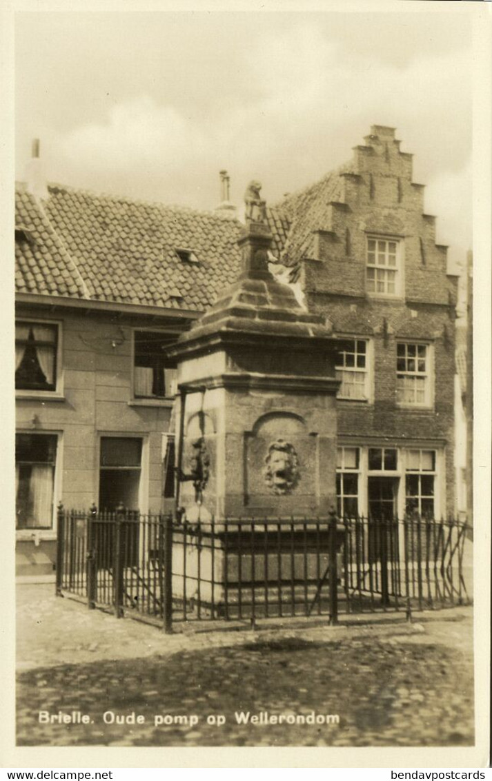 Nederland, BRIELLE, Oude Pomp Op Wellerondom (1940s) Ansichtkaart - Brielle