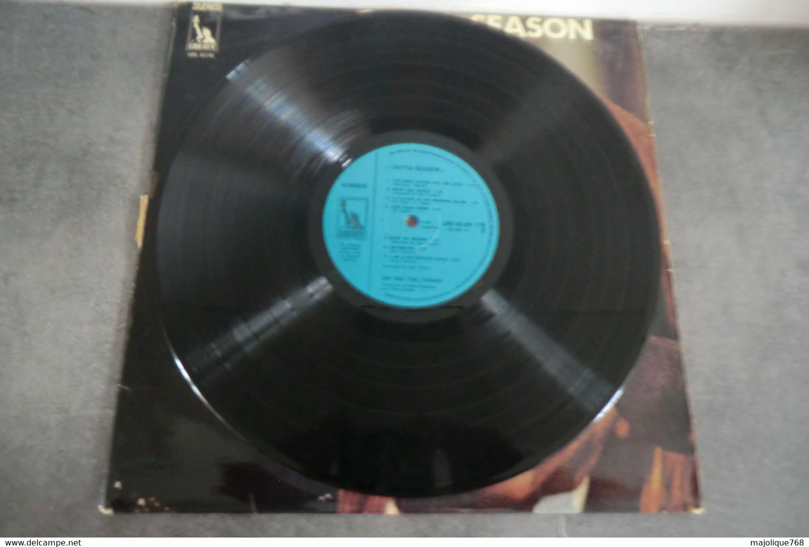 Disque De Ike And Tina Turner - Outta Season - Liberty LBS 83241 - France - Soul - R&B