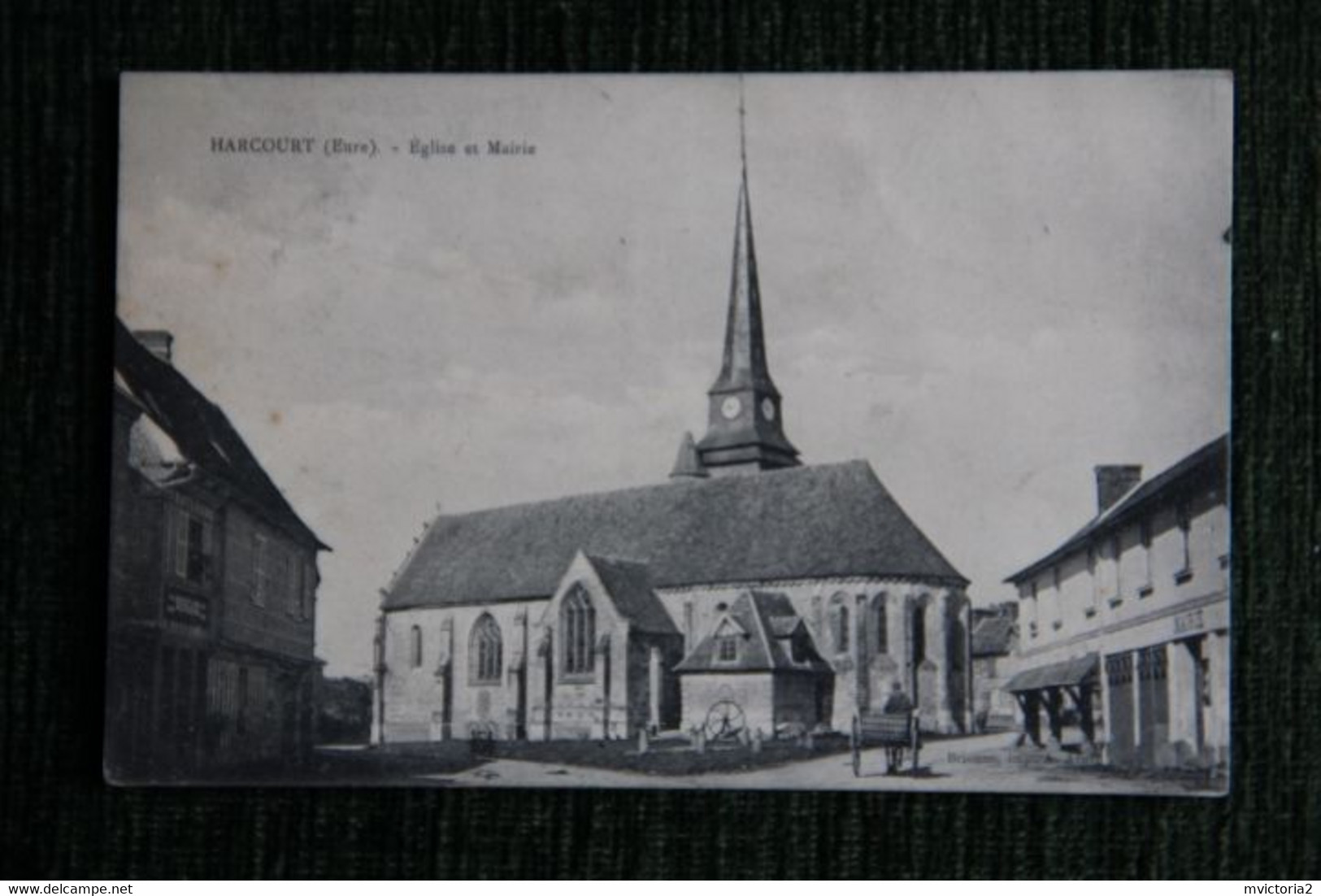 HARCOURT - Eglise Et Mairie - Harcourt