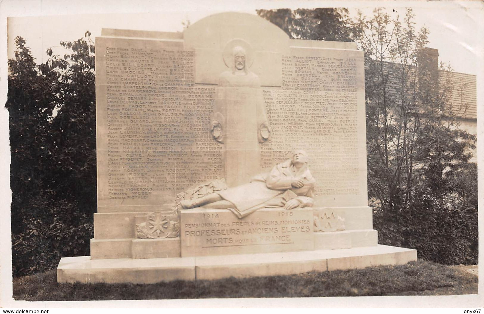 Carte Postale Photo MOMIGNIES-Belgique-BELGIE-Hainaut-Thuin-Chimay-Monument Aux Morts - Momignies