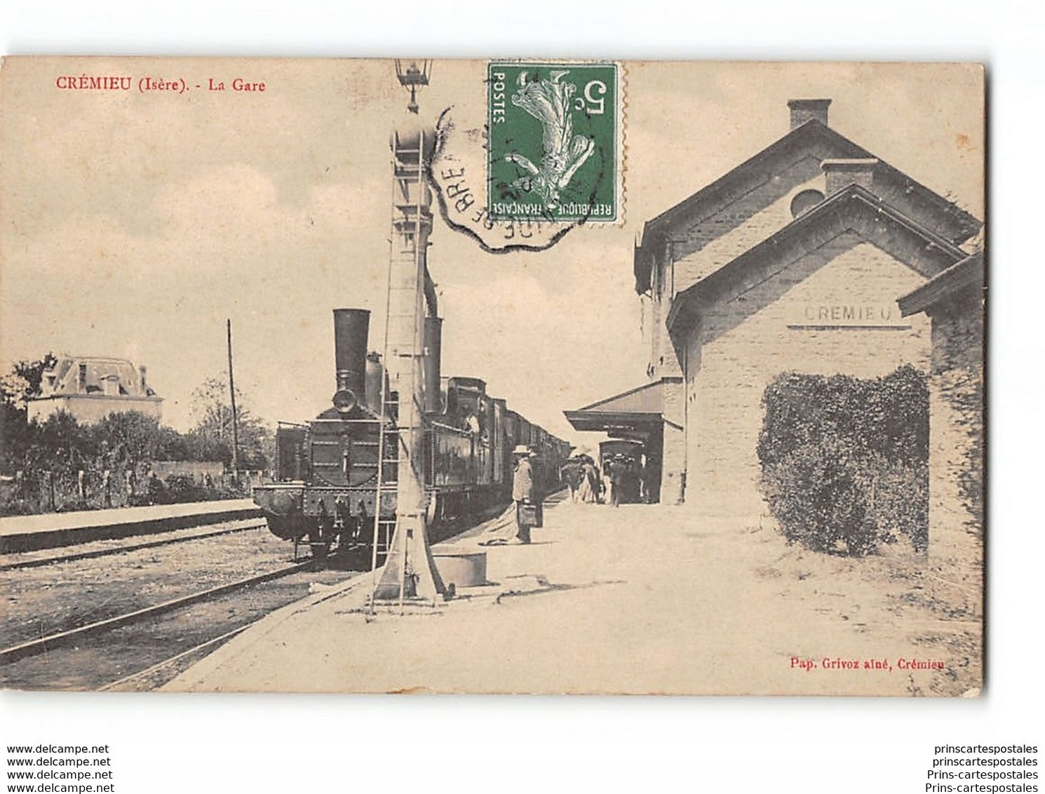 CPA 38 Cremieu La Gare Et Le Train Ligne De Lyon St Genix - Crémieu