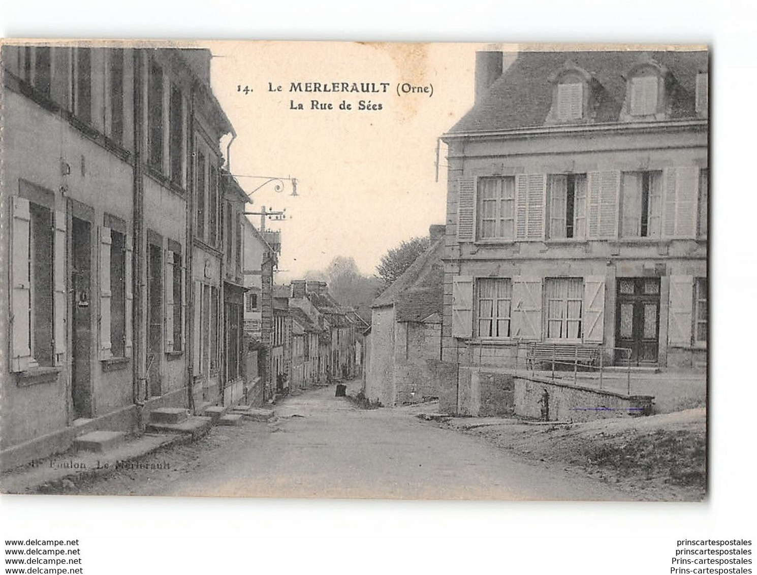 CPA 61 Le Merlerault La Rue De Sées - Le Merlerault