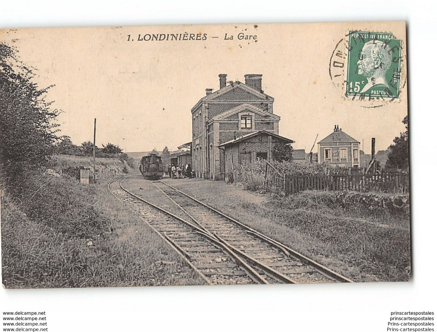 CPA 76 Londinieres La Gare Et Le Train Tramway - Londinières