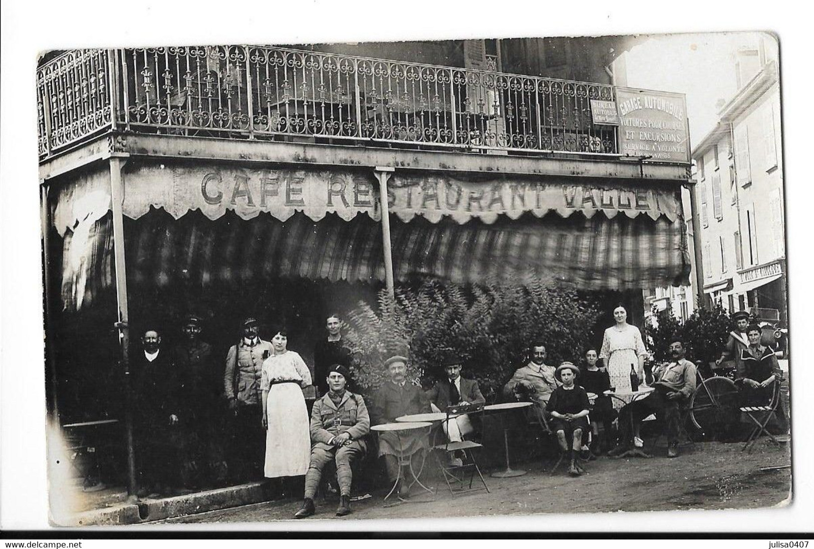 VIZILLE (38) Carte Photo Devanture Du Café Restaurant Vallet Superbe Animation - Vizille