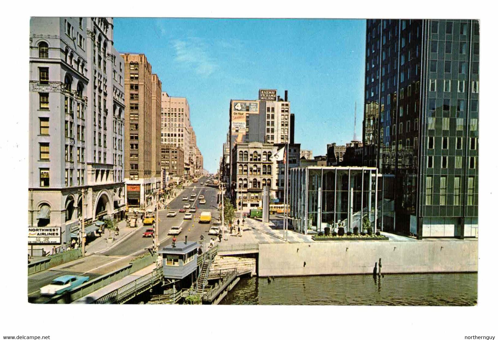 MILWAUKEE, Wisconsin, USA, Wisconsin Avenue Looking East, Stores, 1960's Cars, Old Chrome Postcard - Milwaukee